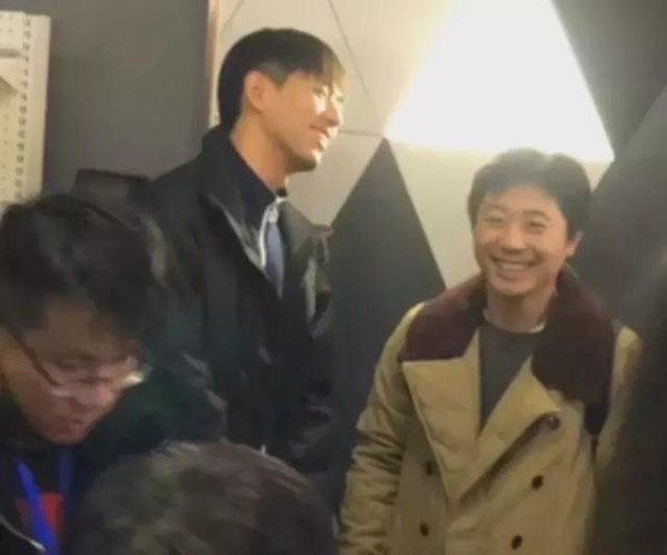 李现经纪人接杨紫看电影，这次不再扔下李现就跑：这么明目张胆？