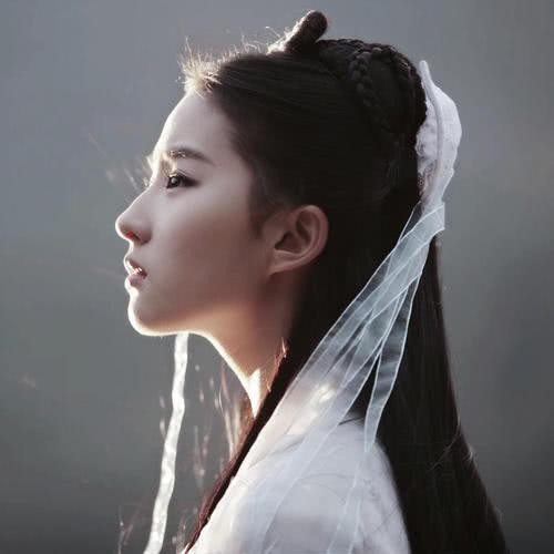 刘亦菲身材到底有多好，身穿一件印花旗袍，才知道什么是国色天香