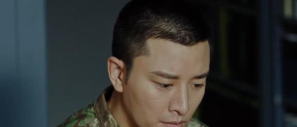 做头发之后的720天：贾乃亮李小璐转型，一个当演技派一个成网红