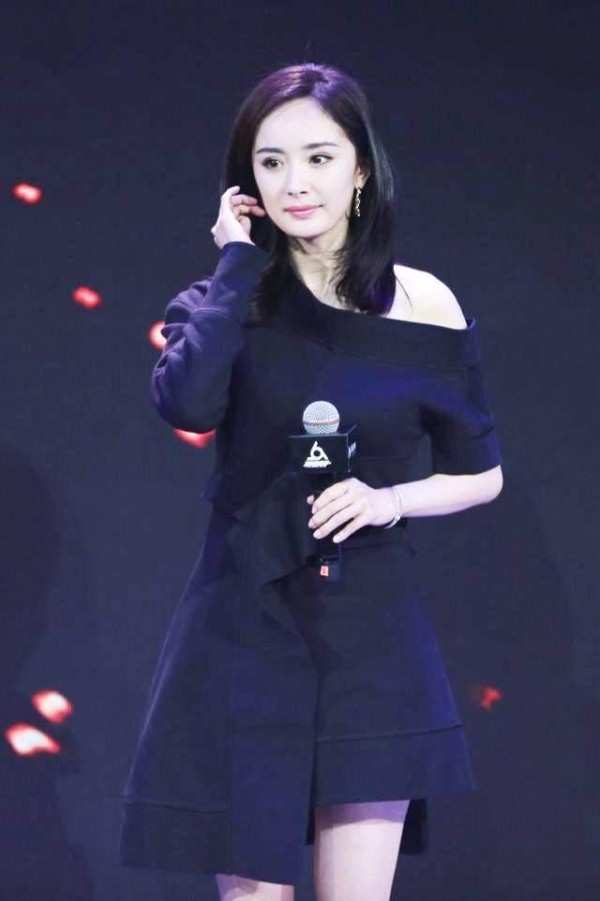 胡歌正式公开恋情:余生请多指教，微博再度沦陷?杨幂:再续前缘