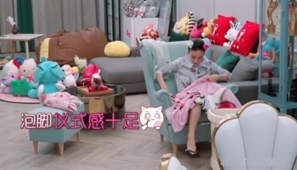 《我家那闺女》明星和运动员的家差距有多大，一个豪华，一个简朴