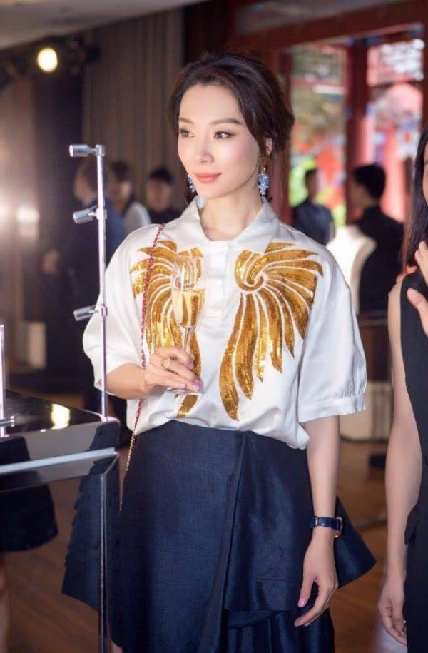 15年前的陈数与如今对比越来越美，时间带走了容颜却带不走气质