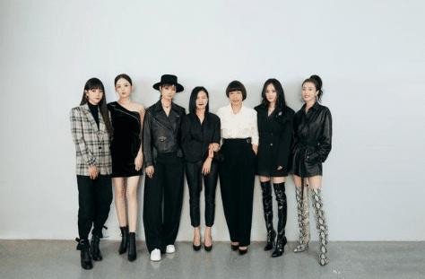 两大“时尚女王”同台PK，杨幂胜在妆容，李宇春胜在气场占据C位