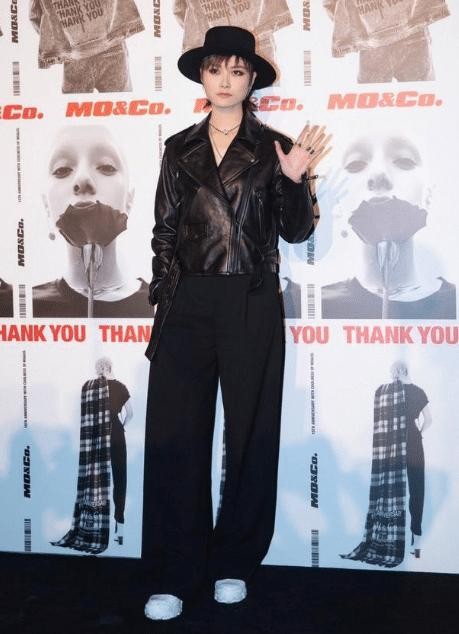 两大“时尚女王”同台PK，杨幂胜在妆容，李宇春胜在气场占据C位