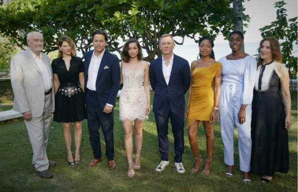 007系列第25部电影于牙买加举行开机仪式 丹尼尔·克雷格携众主创回归