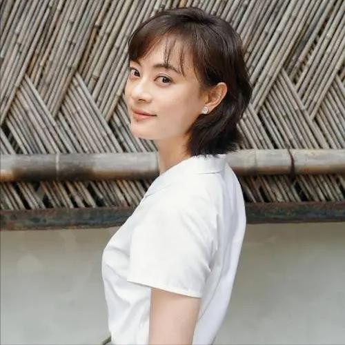 娱乐圈中，实力...@创作者BjKp0UtdnE的动态
