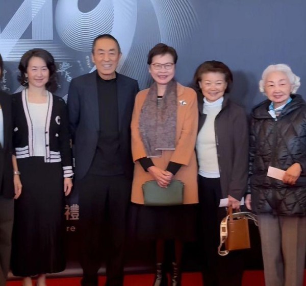 张艺谋新作《澳门2049》首映，大咖云集齐捧场，场面盛大壮观
