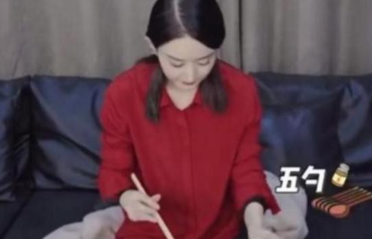 赵丽颖又开吃了，看到她的减肥餐，粉丝调侃：吃饱才有力气减肥！