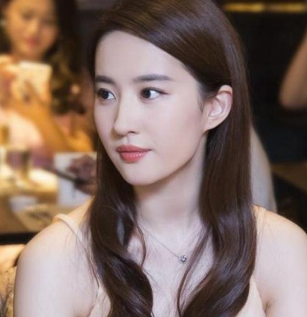 娱乐圈最标准的5张美人脸，有4位都被人“拐走了”