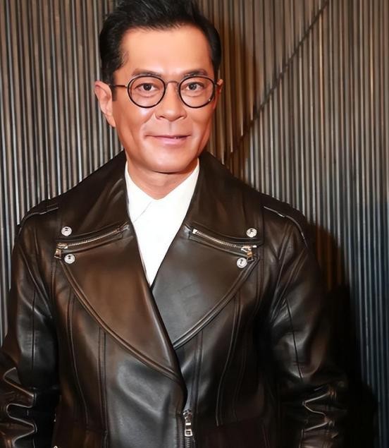 53岁古天乐近况惹人担忧，生图脸僵又浮肿，网友直呼认不出来