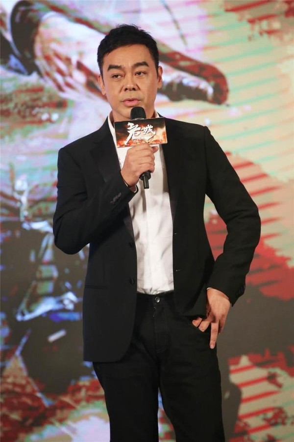 他是名副其实的影帝，却隐婚十八年，老婆是高学历港姐