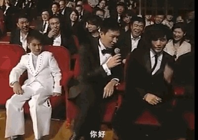 张家辉“秀”普通话憋坏周杰伦,网友被这俩人的交流方式给逗乐了