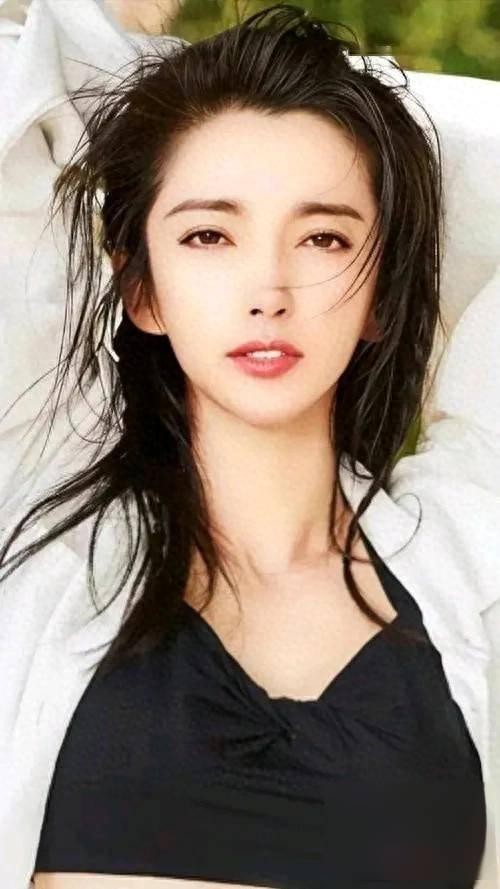 李冰冰52岁啦！逆龄传奇背后的高调复出