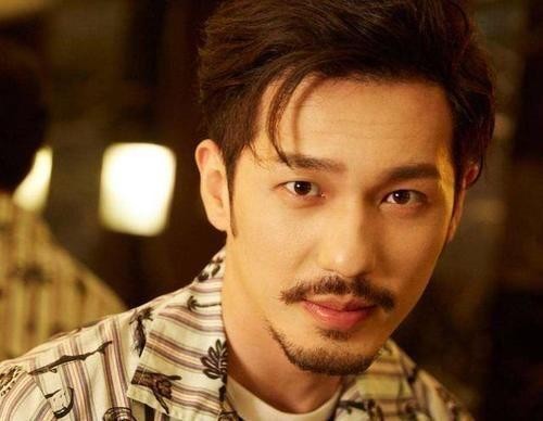 “以为是长辈，其实是同岁”的4对明星，黄渤、林志颖还不算啥？