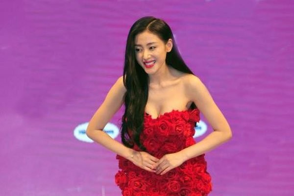 张天爱身材性感 事业走下坡路的女明星到底有多惨