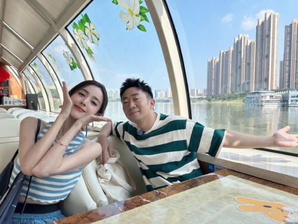 古力娜扎的时尚密码：优雅与个性并存的穿搭风格大揭秘