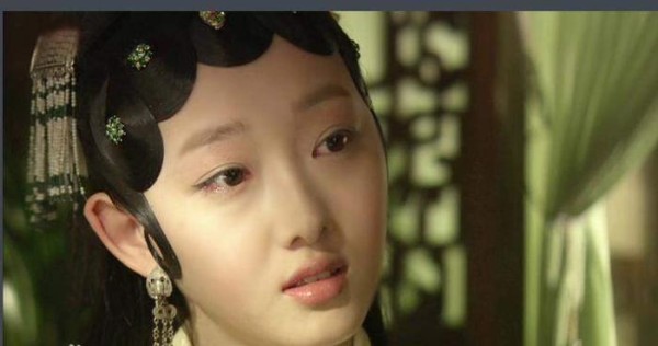 她出道就是女一号，颜值不逊范冰冰，她是谁？