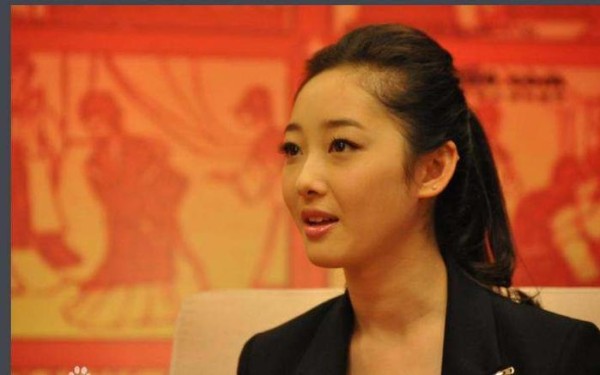 她出道就是女一号，颜值不逊范冰冰，她是谁？