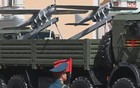 阅兵式上，俄军亮出新武器装备
