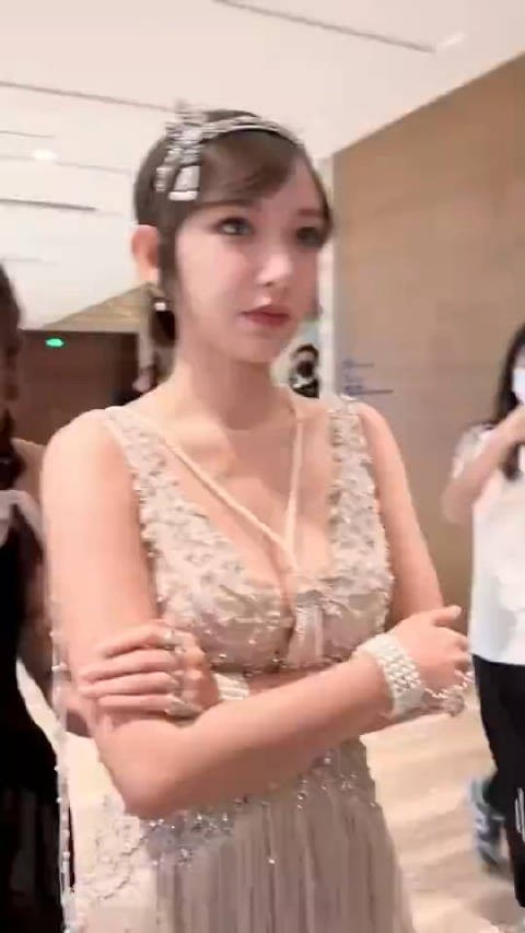 程潇穿成这样很好看啊！身材好棒啊性感又迷人