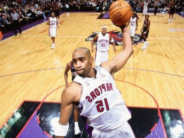 NBA历史上最恶心的5次交易，卡特尴尬，图五换完投资人想要疯