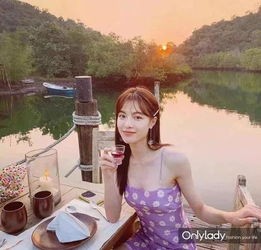 钟楚曦你也没放过宋佳_娱乐圈新星钟楚曦与宋佳恋情话题热议，网友期待满满