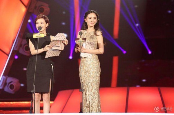 杨幂又开口唱歌了,还被赞是第二个韩红,可我只想捂耳朵哭