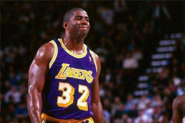 NBA史上七大出道即巅峰，一巅十几年代表，詹皇仅排第七！