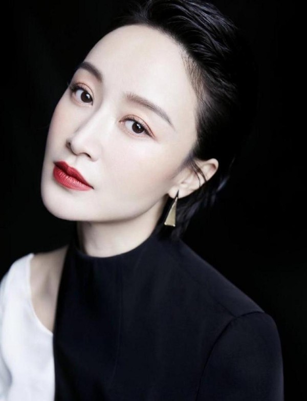 曾为央视女主播，转战娱乐圈当演员，如今生活如何？