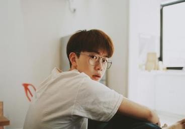 费启鸣为什么这么有钱，费启鸣是哪一条抖音火的