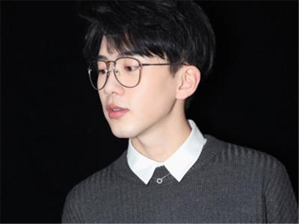 费启鸣是谁为什么这么红怎么红的,费启鸣怎么在韩国红了人气高吗