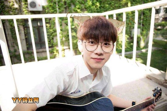 费启鸣为什么这么红揭秘 抖音费启鸣女朋友是谁个人资料照片