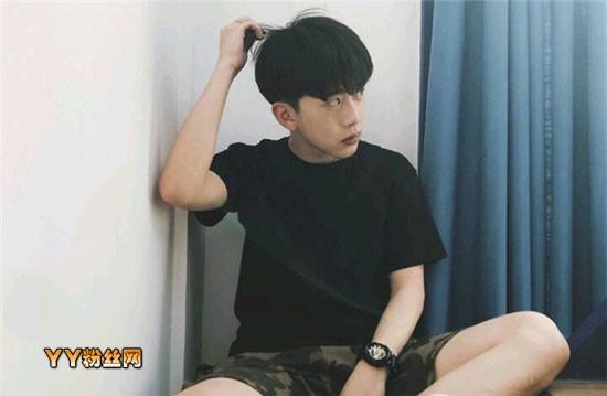 费启鸣为什么这么红揭秘 抖音费启鸣女朋友是谁个人资料照片