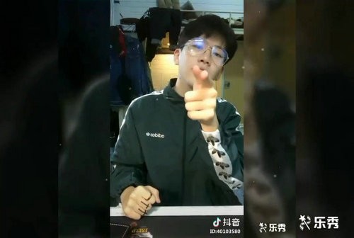 费启鸣为什么这么火？费启鸣是怎么走红火起来的？
