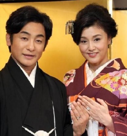 藤原纪香与片冈爱之助大婚 众多明星到场祝贺