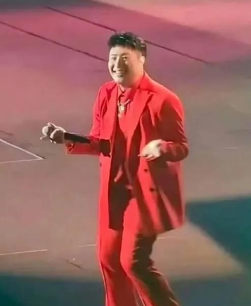 潘玮柏胖瘦成谜！19岁照片曝光太惊人