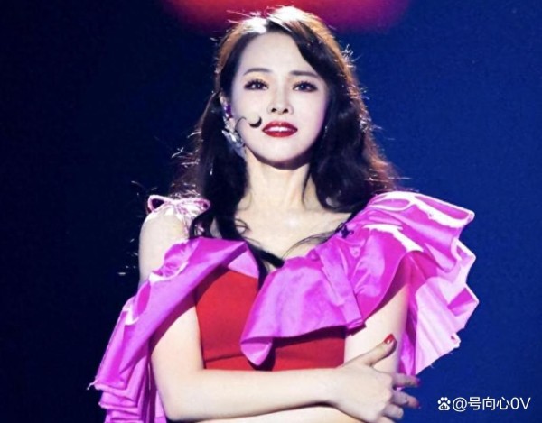 伊能静：一个充满争议的才女