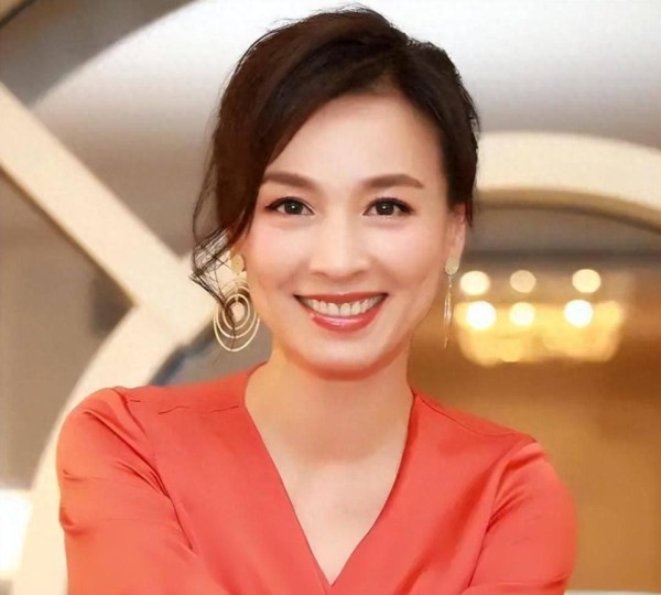 张庭涉传销后复出直播，7小时带货仅267万，昔日辉煌恐难再现
