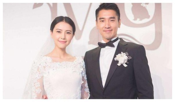 女星高圆圆产后身材走样被嘲：我用生命产子，你有什么资格嘲笑？
