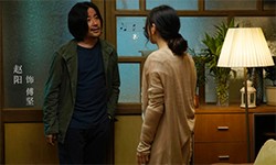 《嫌疑人》票房领跑清明档 赵阳饰“无赖”傅坚
