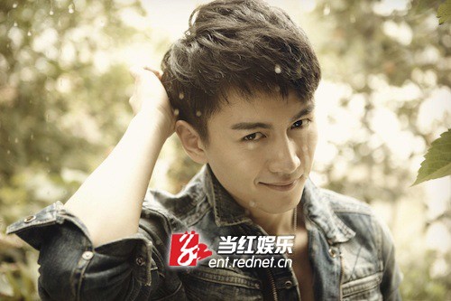 陈晓相貌俊朗条件出众