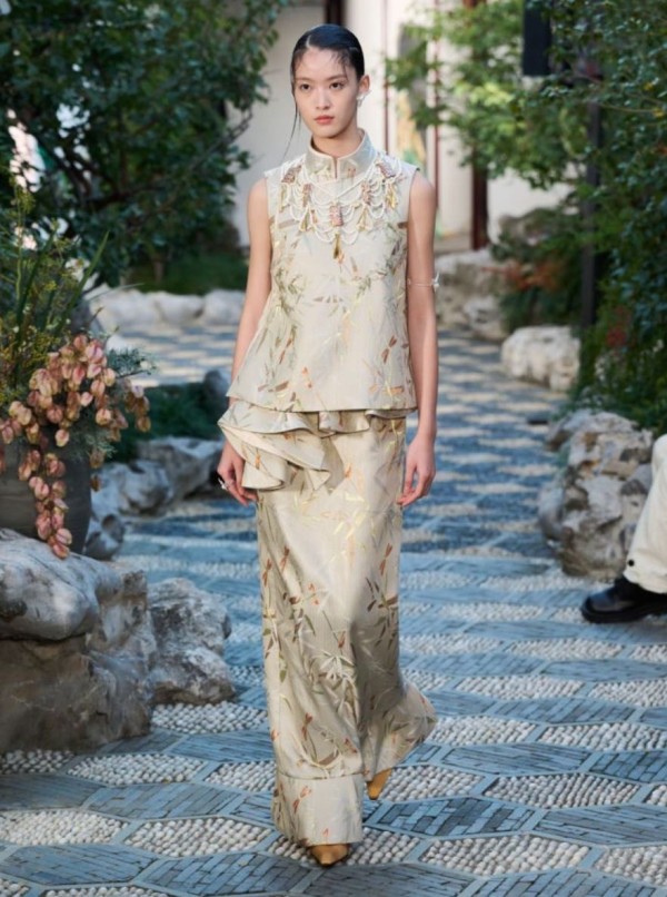 a person in a dress