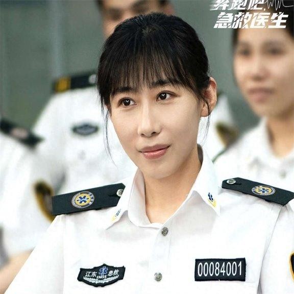 内娱女明星的待播剧盘点，宋茜女侠、李一桐劳模，吴谨言存货一部