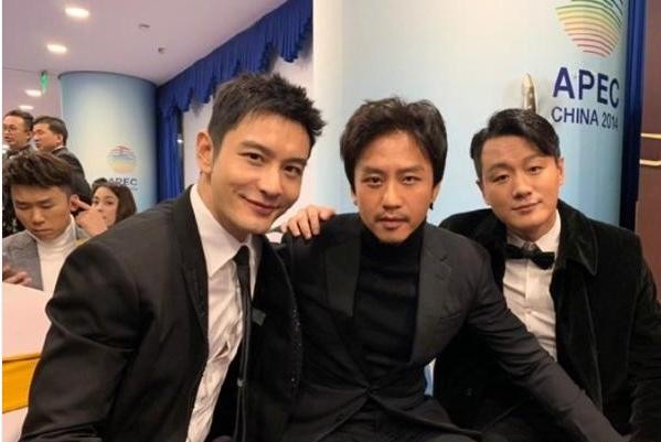 邓超晒华表奖未PS合照：杨幂遭了殃，还有他们感觉像老中青三代