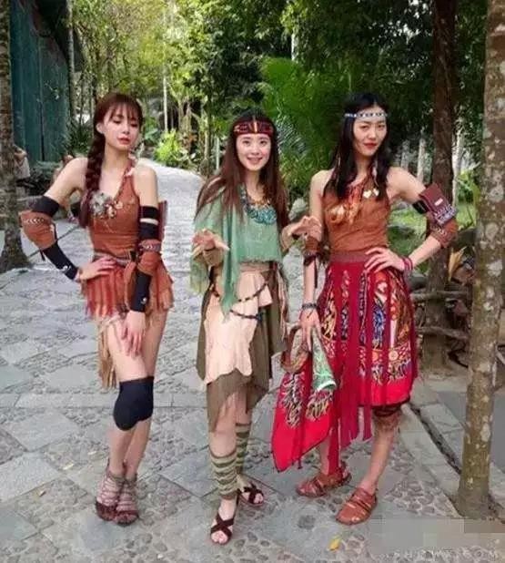 杨紫发了一张合照却获赞无数,仔细一看不得了,网友:良心艺人