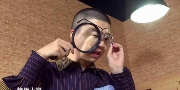 私生饭倒逼偶像经纪人辞职，网络暴力演化成行动，这部剧太敢拍了