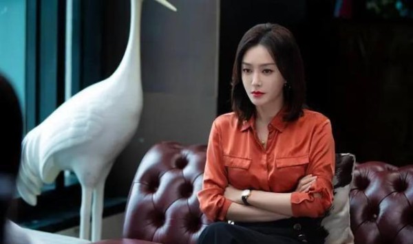 私生饭倒逼偶像经纪人辞职，网络暴力演化成行动，这部剧太敢拍了
