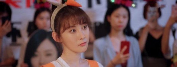 私生饭倒逼偶像经纪人辞职，网络暴力演化成行动，这部剧太敢拍了