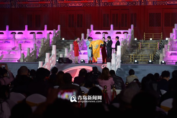 东方影都吉祥物发布 维塔斯李玉刚飙歌