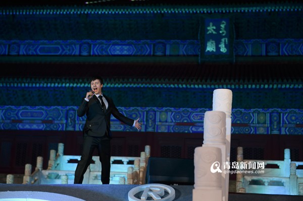 东方影都吉祥物发布 维塔斯李玉刚飙歌